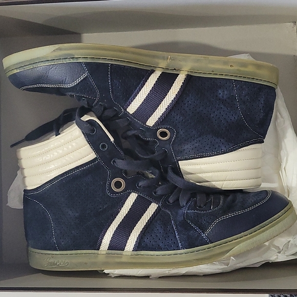 Sz 8.5 G (US 9.5 ) blue suedehightops with white trim